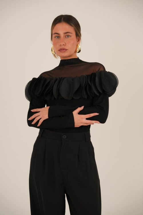 חולצת לוסי שחורה