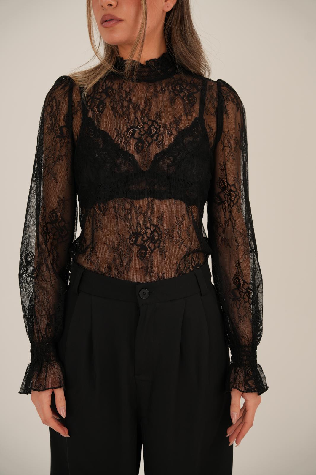 חולצת ניקי תחרה שחורה – תמונה 3