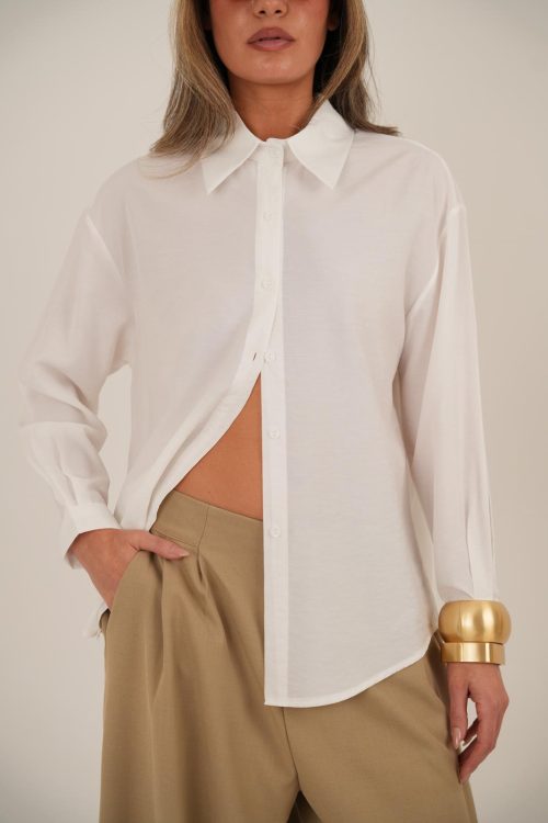 חולצת בלוז לבנה