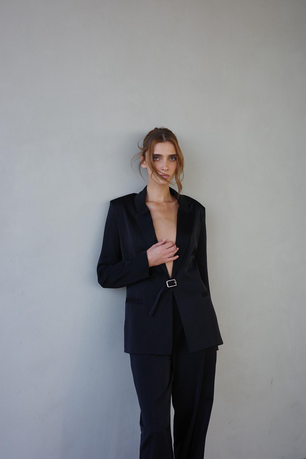 חליפת סטולי שחורה – תמונה 3