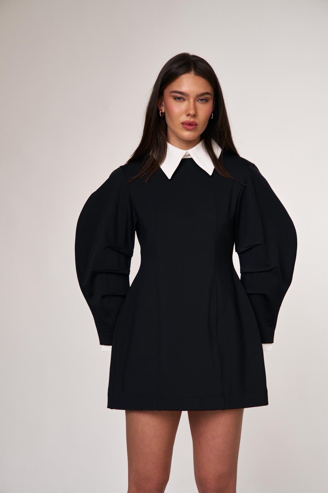 שמלת מייגן צווארון שחורה – תמונה 5