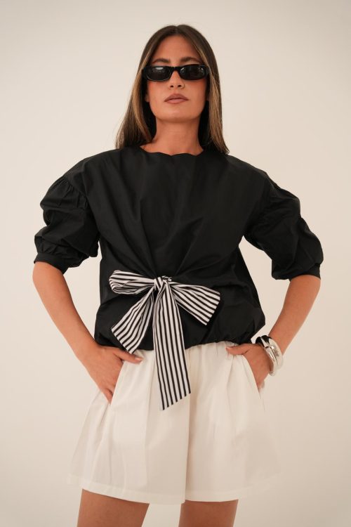 חולצת ליקה פפיון שחורה