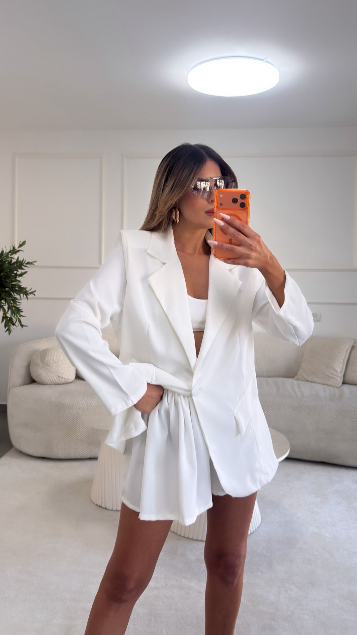 חליפת פאר לבנה