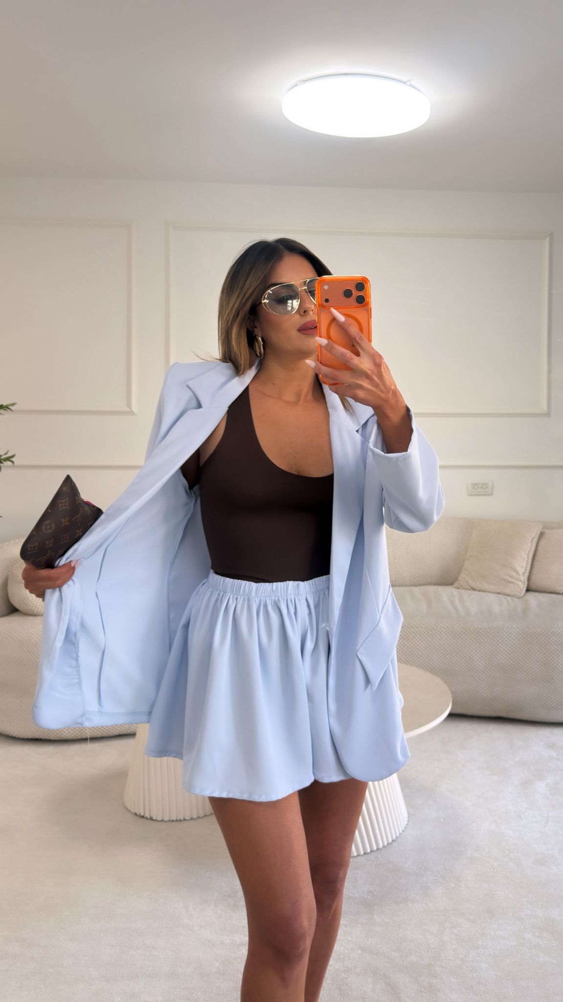 חליפת פאר תכלת – תמונה 2